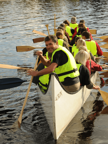 Personer i kanot